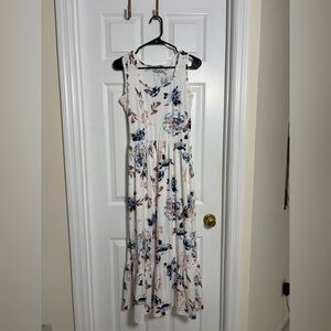 Elegant Floral Maxi Dress - White and Blue